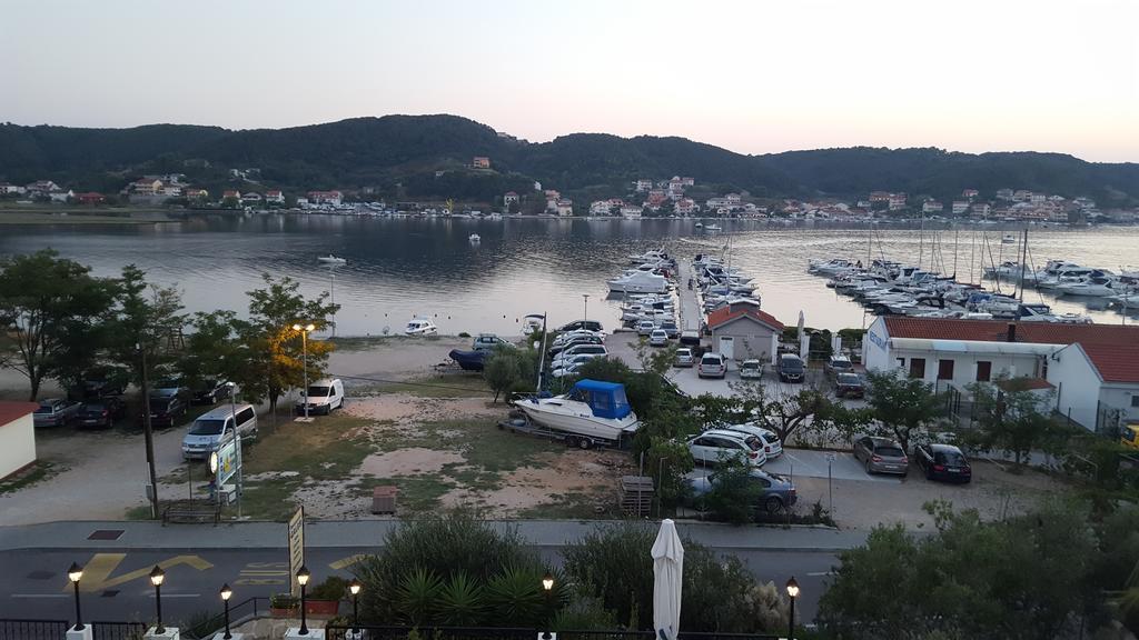 Guest House Galeb Supetarska Draga Dış mekan fotoğraf